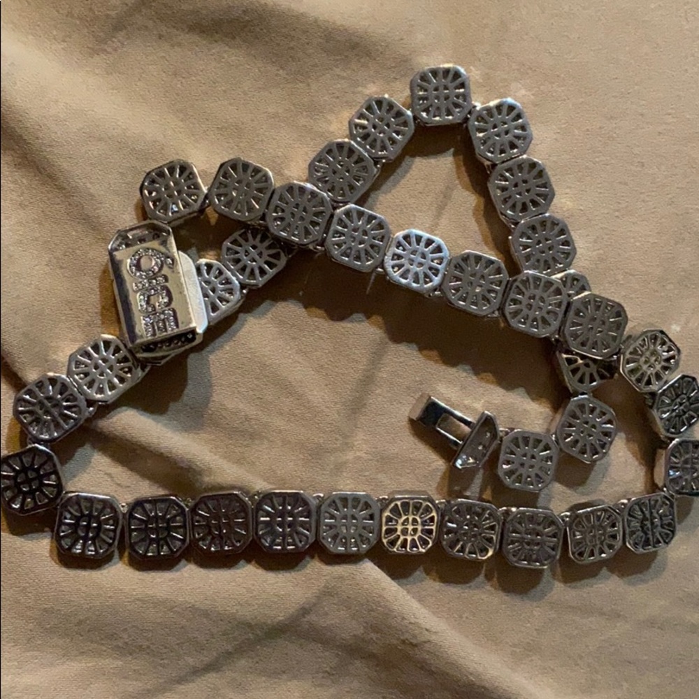 Clustered Diamond Tennis Chain White Gold
14k 18in - Picture 4 of 4